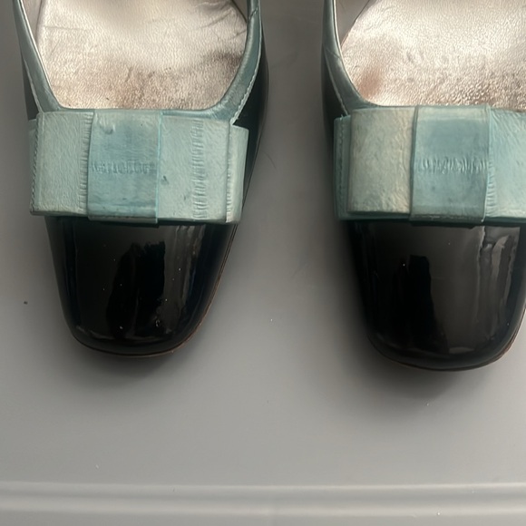 Vintage DOLCE & GABBANA Navy & Light Blue Elegant Pumps - Picture 2 of 16